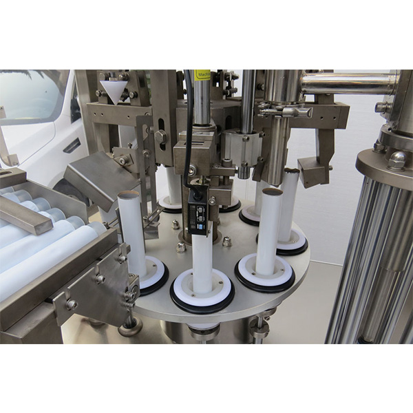 Otomatik ayakkabı cilası yumuşak tüp dolum yapıştırma makinesi